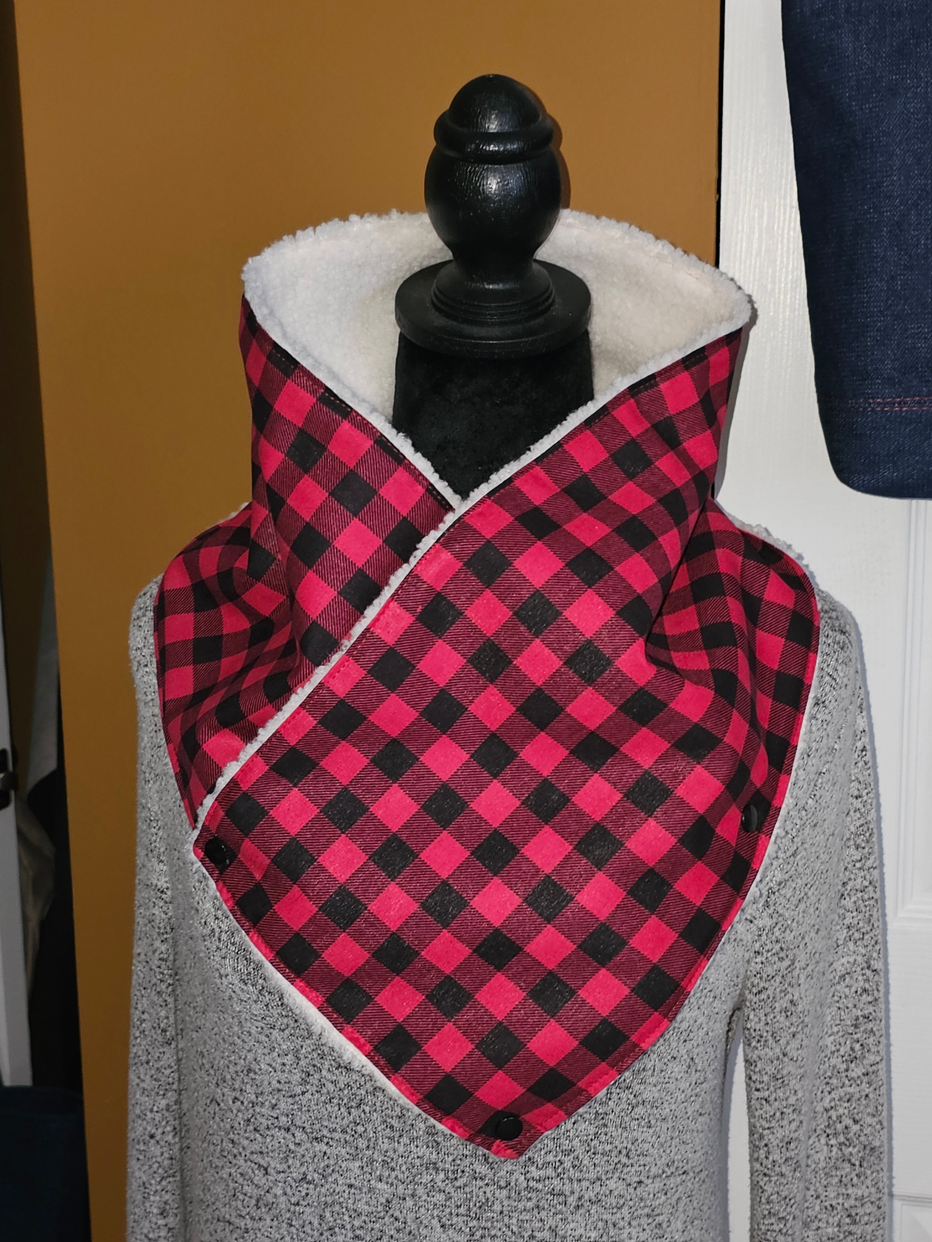 A Cozy Cuddle- Reversible Mini Scarf (Digital Pattern)