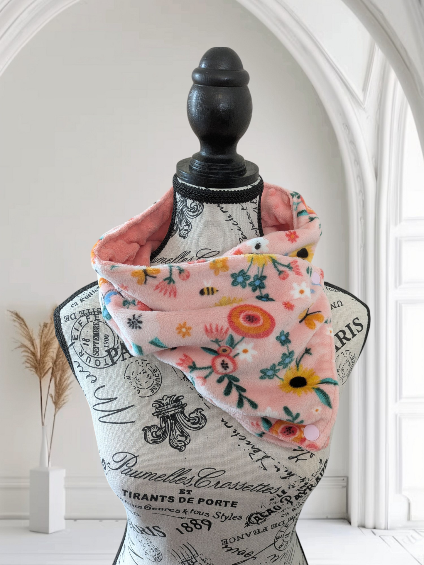 A Cozy Cuddle- Reversible Mini Scarf (Digital Pattern)