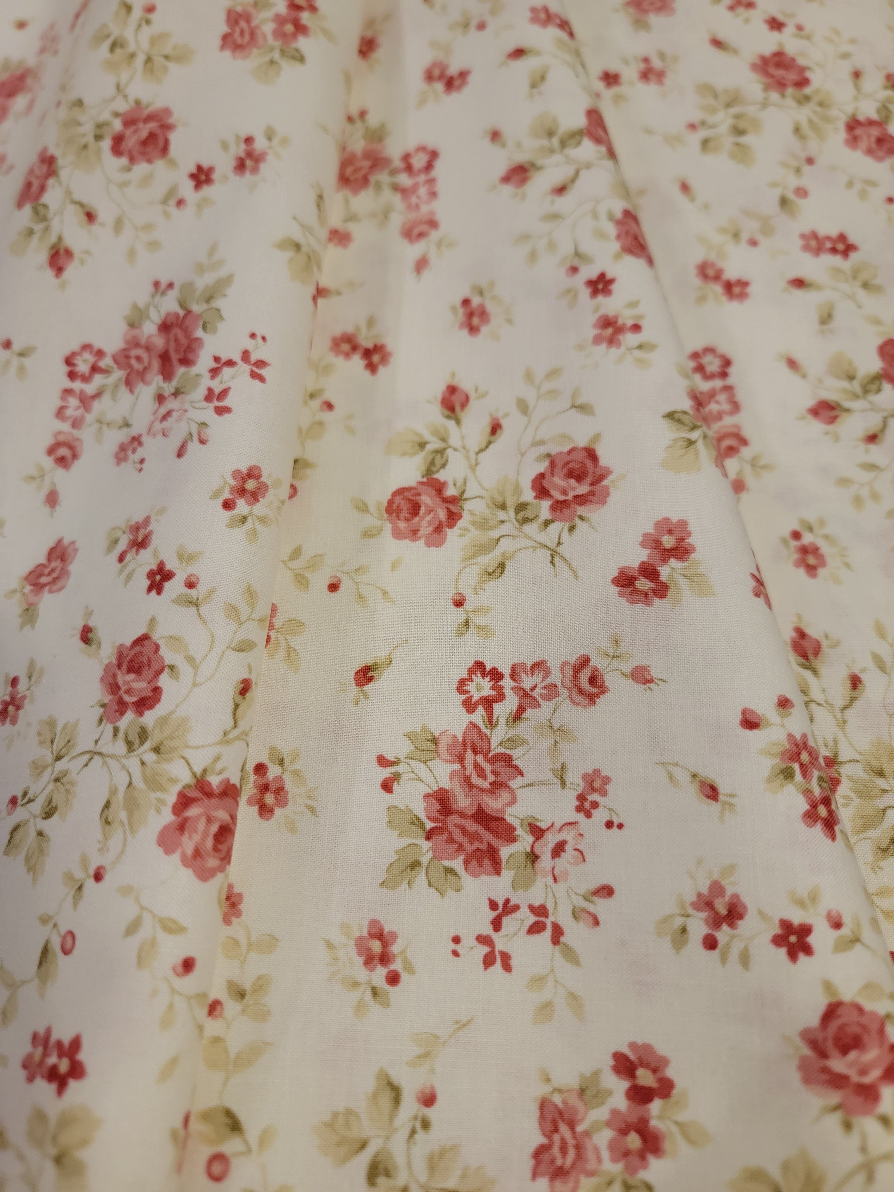 Charlotte- Vintage Rose Garden Fabric (half yard increment)