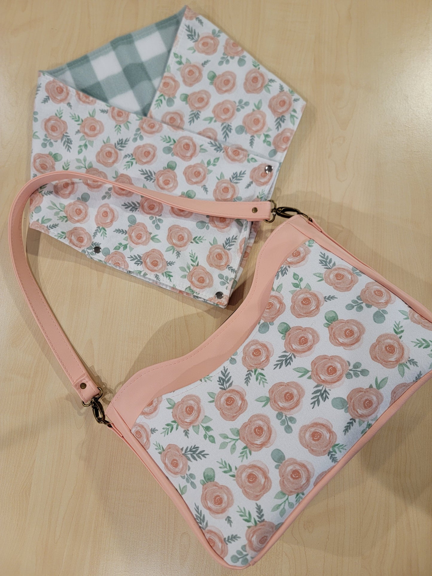 A Cozy Cuddle- Reversible Mini Scarf (Digital Pattern)