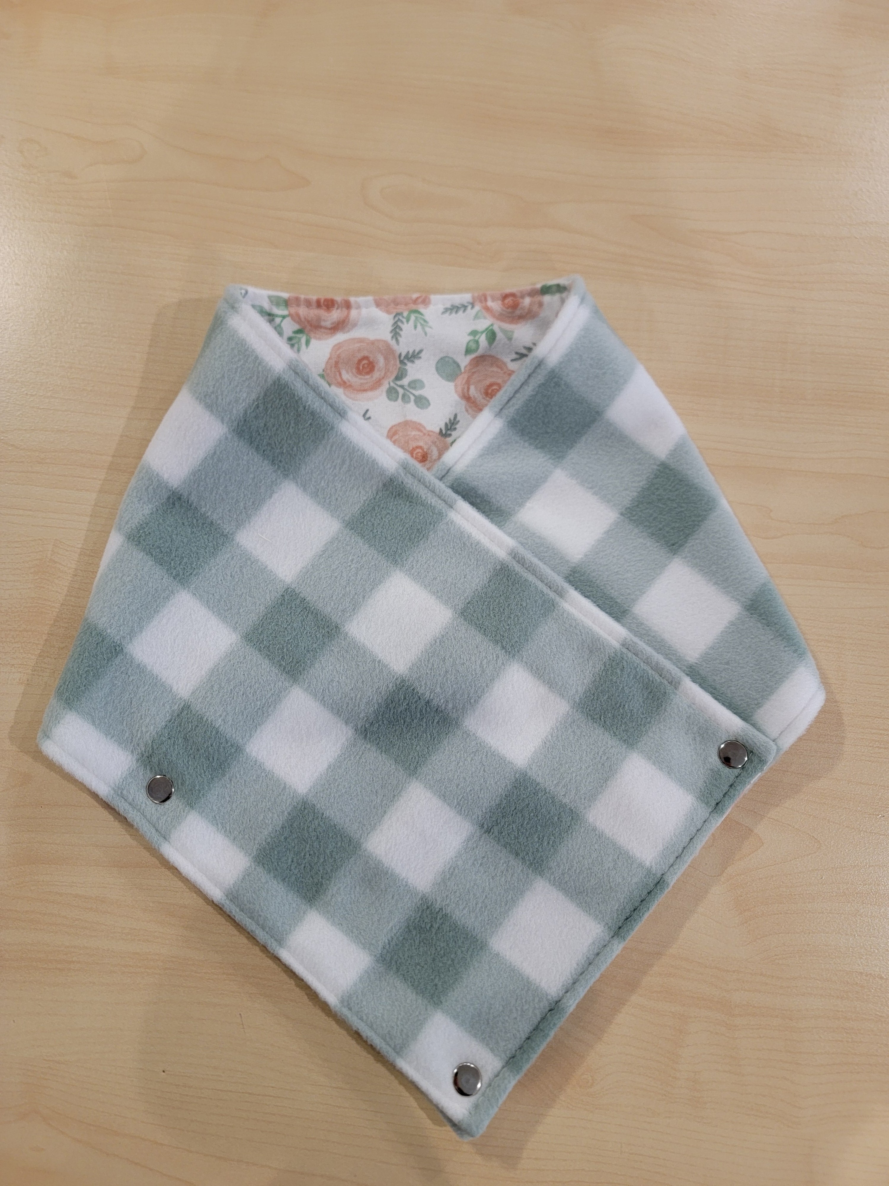 A Cozy Cuddle- Reversible Mini Scarf (Digital Pattern)