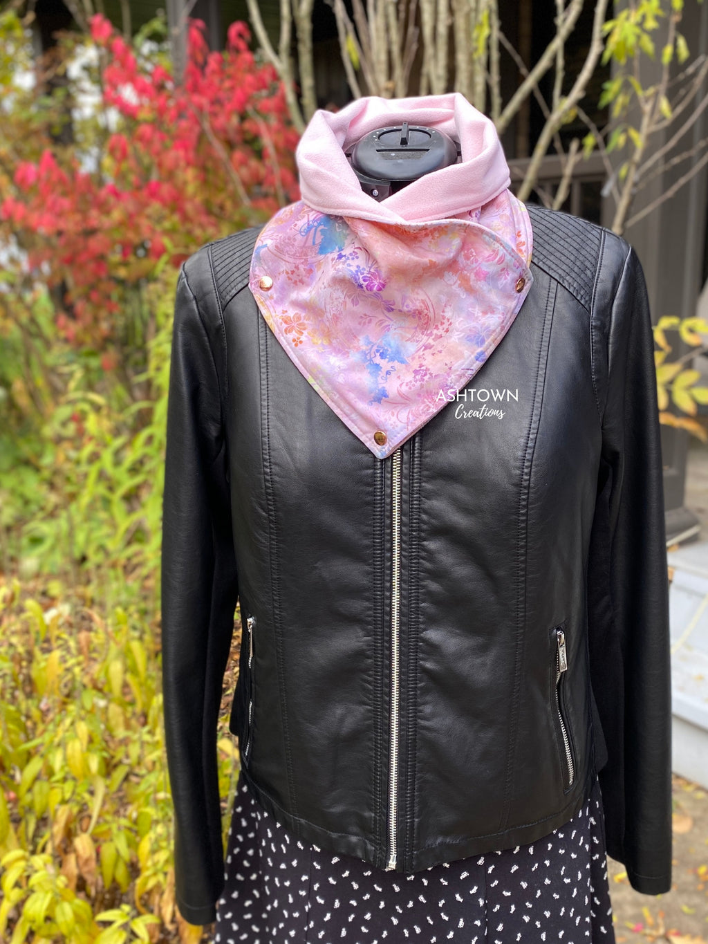 A Cozy Cuddle- Reversible Mini Scarf (Digital Pattern)