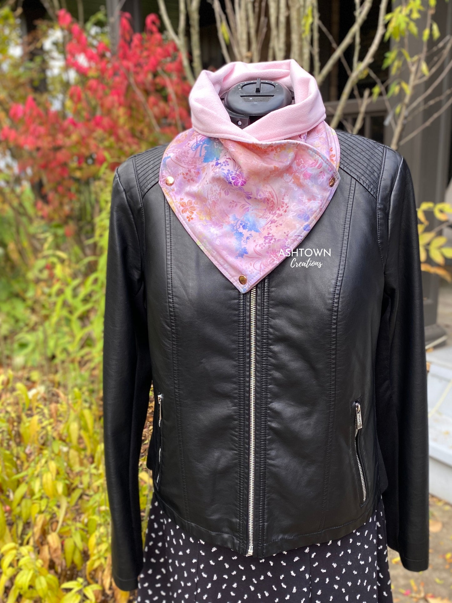 A Cozy Cuddle- Reversible Mini Scarf (Digital Pattern)