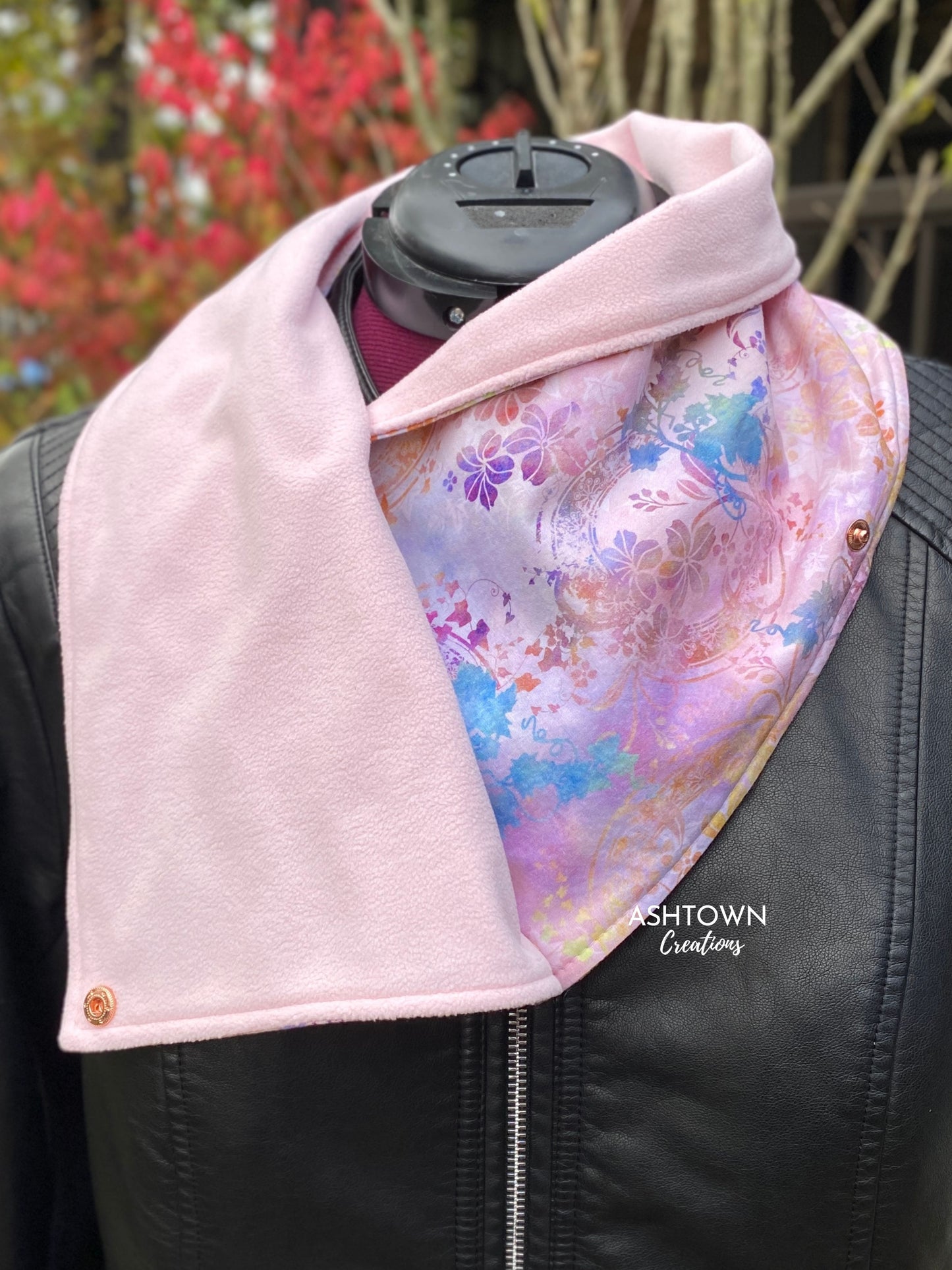 A Cozy Cuddle- Reversible Mini Scarf (Digital Pattern)