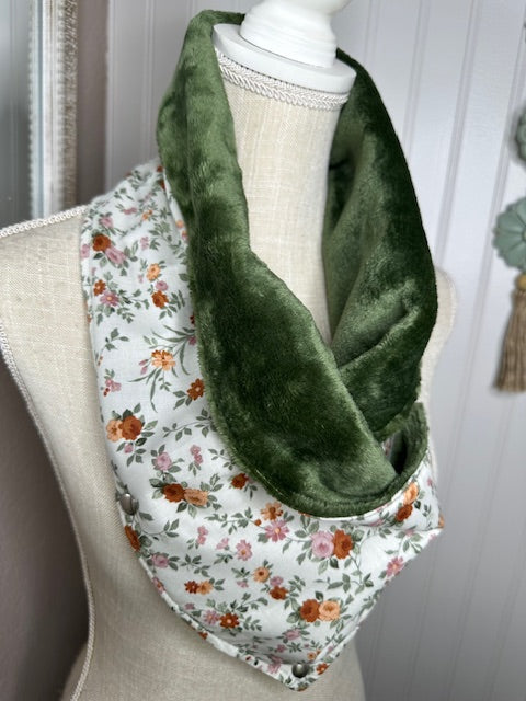 A Cozy Cuddle- Reversible Mini Scarf (Digital Pattern)