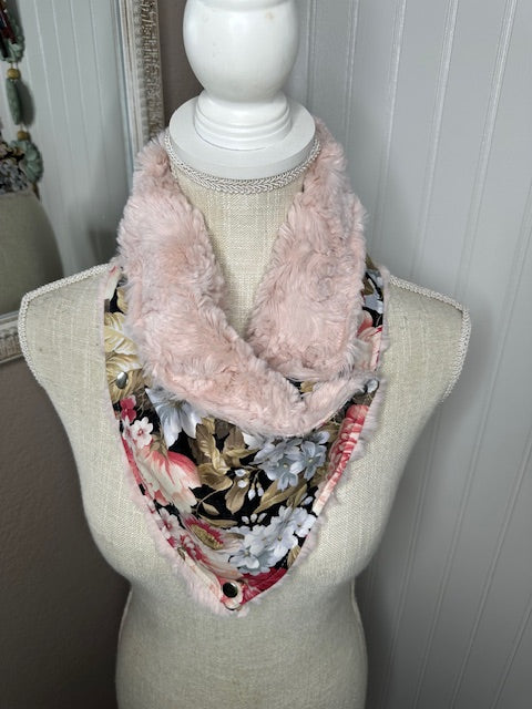 A Cozy Cuddle- Reversible Mini Scarf (Digital Pattern)