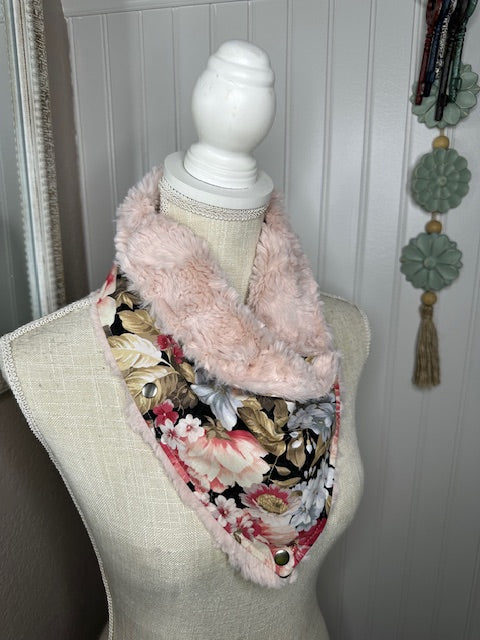 A Cozy Cuddle- Reversible Mini Scarf (Digital Pattern)